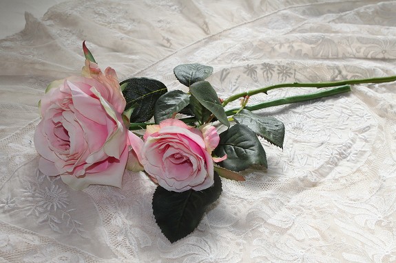 ２本の美しいピンクの薔薇（アートフラワー） - フランスアンティーク