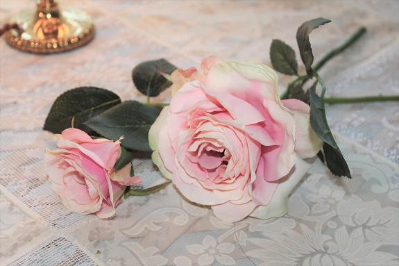 ２本の美しいピンクの薔薇（アートフラワー） - フランスアンティーク